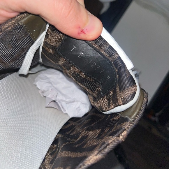 Fendi FF Monogram Print Fluo Detail Low Top Sneakers - Picture 7 of 7